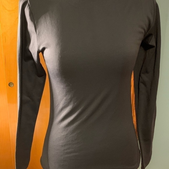 Forever 21 Grey turtleneck long sleeve - Picture 2 of 3